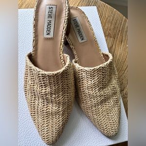 Steve Madden Rattan Mule size 7